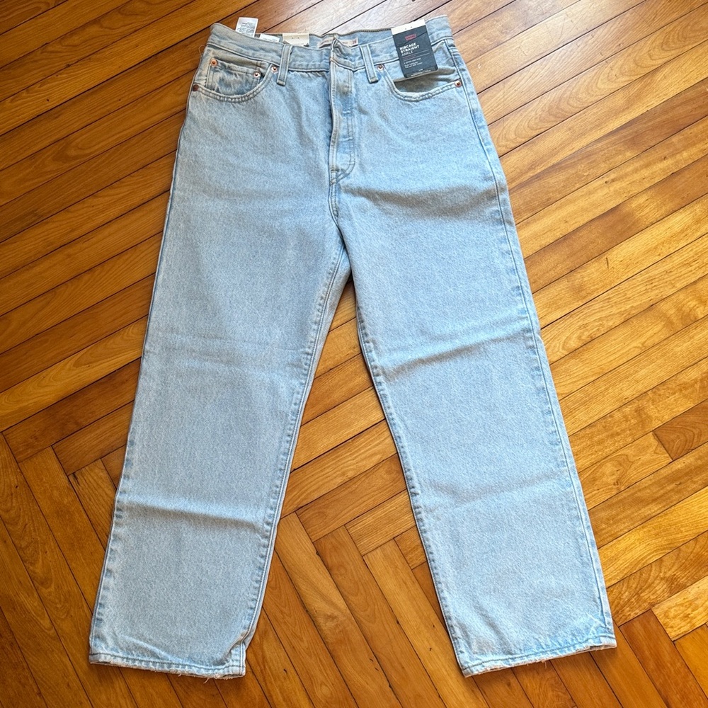 NWT Levi’s Ribcage Straight Ankle Jeans